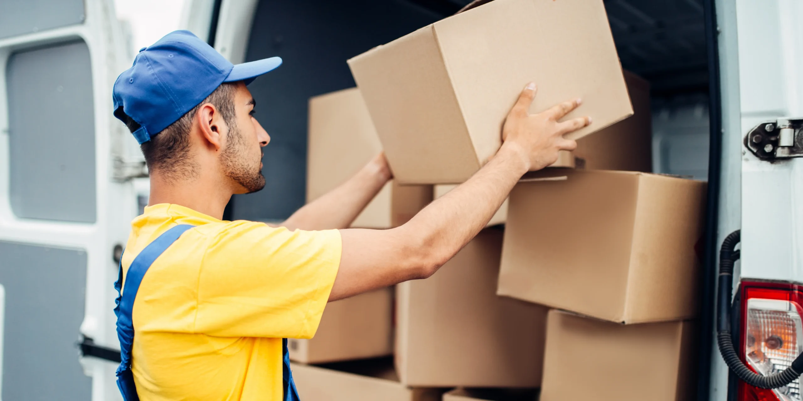 Pilihan Jenis Mobil Box untuk Berbagai Kebutuhan Logistik