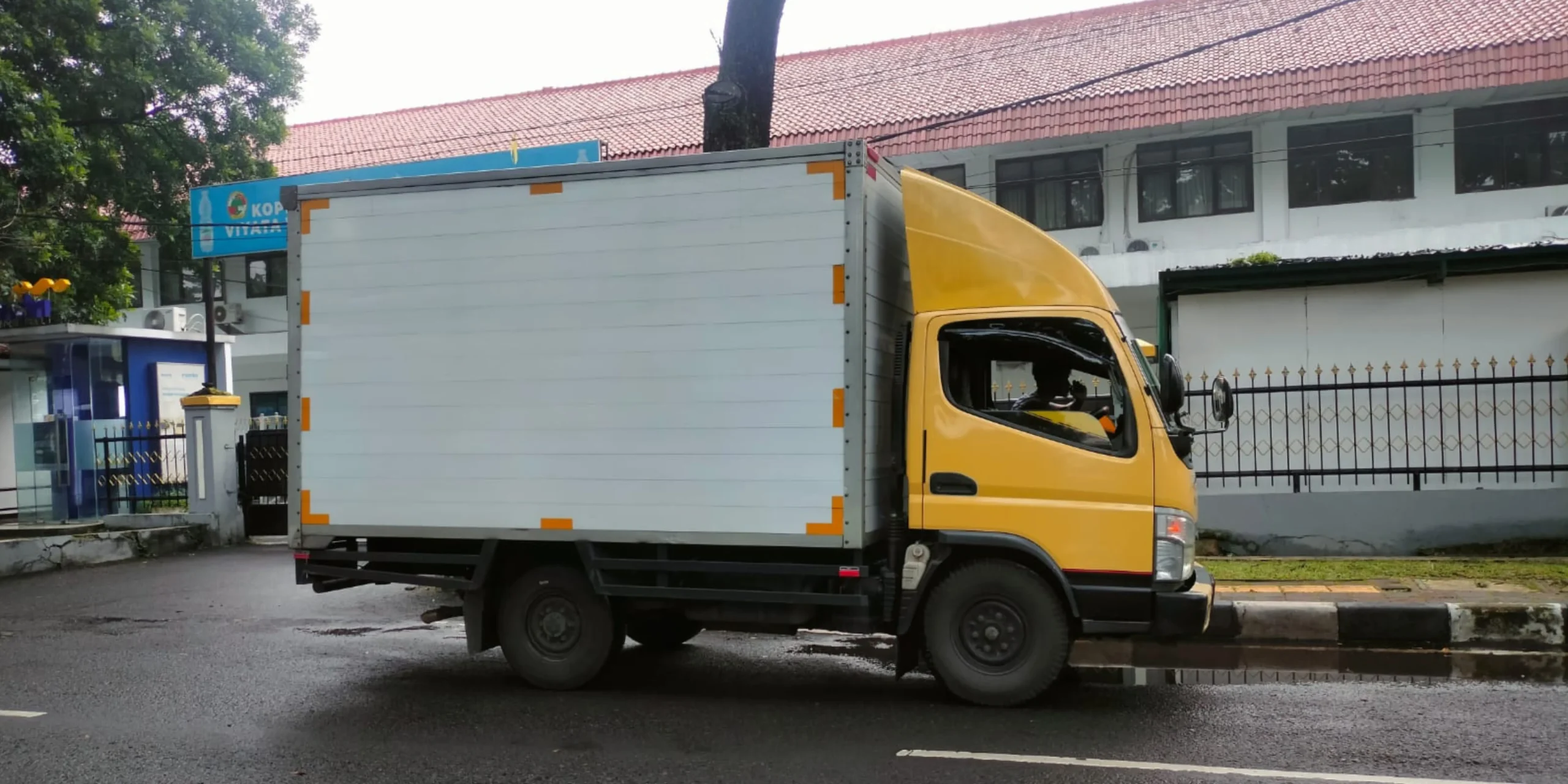 penyewaan truk besar bandung