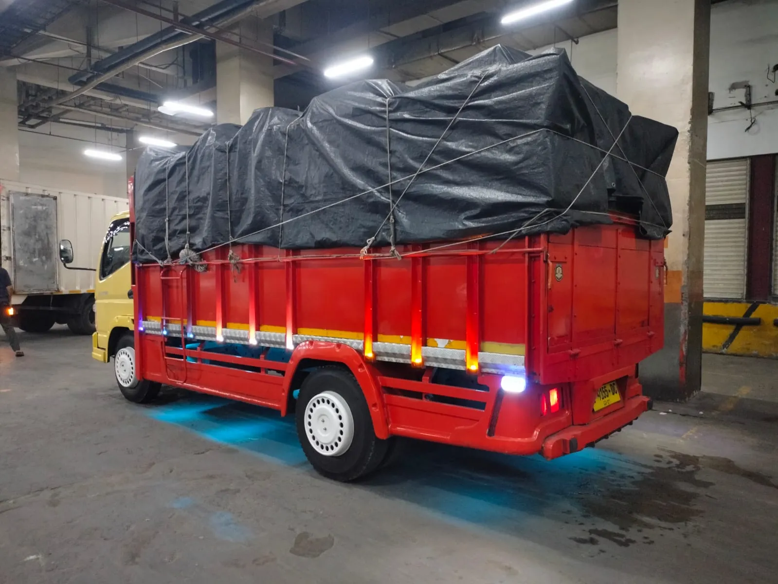 Penawaran Truk Engkel di Antar Provinsi